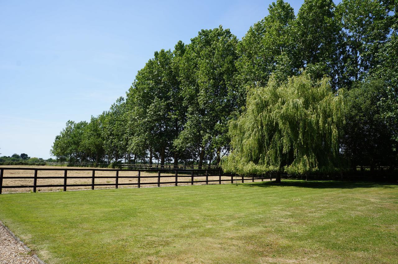 利明顿The Olde Barn住宿加早餐旅馆 外观 照片